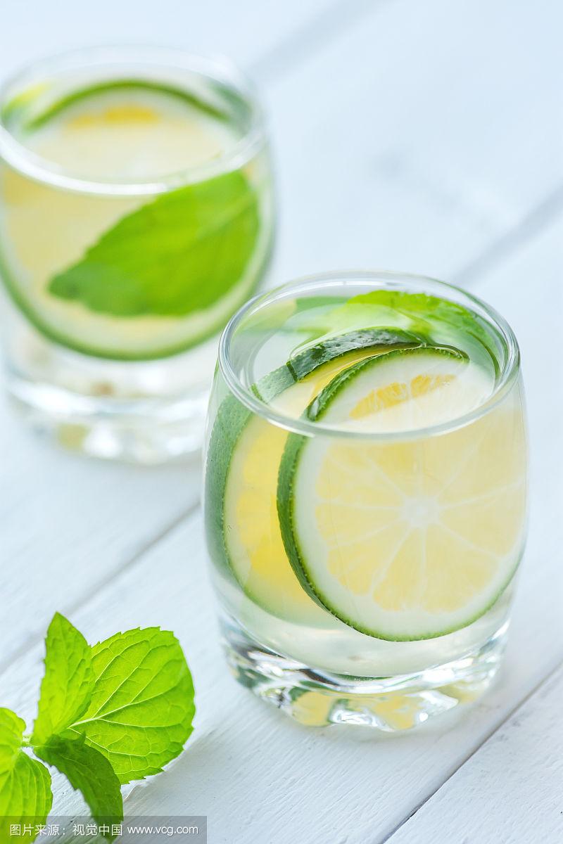 薄荷青柠水