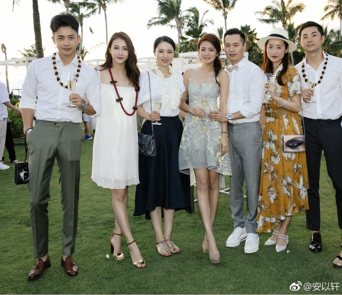 安以轩与吕一董璇等合影