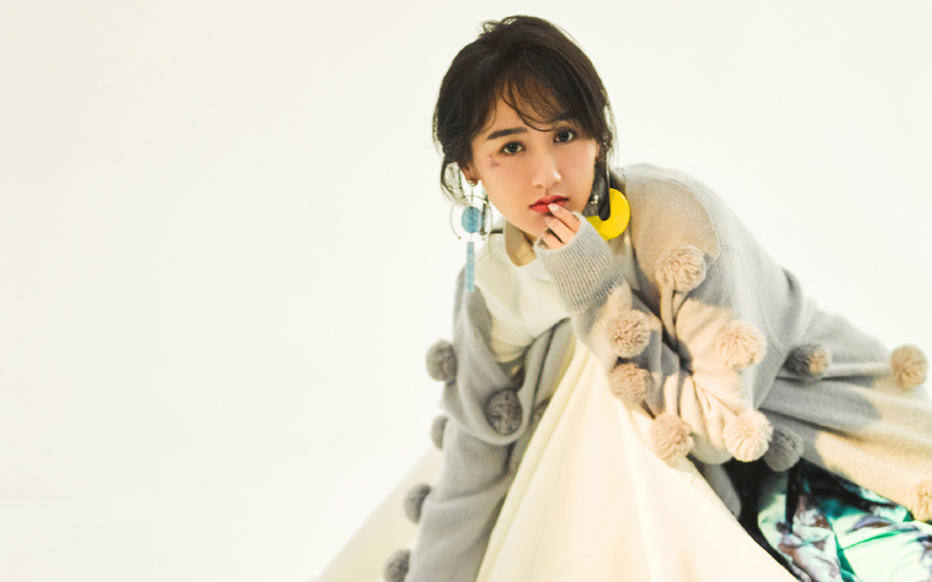 袁冰妍优雅迷人写真图片桌面壁纸