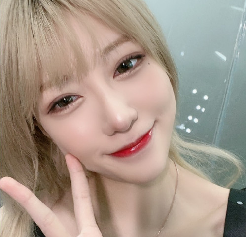 咬米也开始转型?一身古风装扮自称妲己,把酒倒身上太妩媚