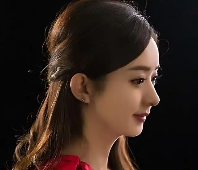 看看这些女明星的侧颜,一个比一个惊艳,真的太漂亮了