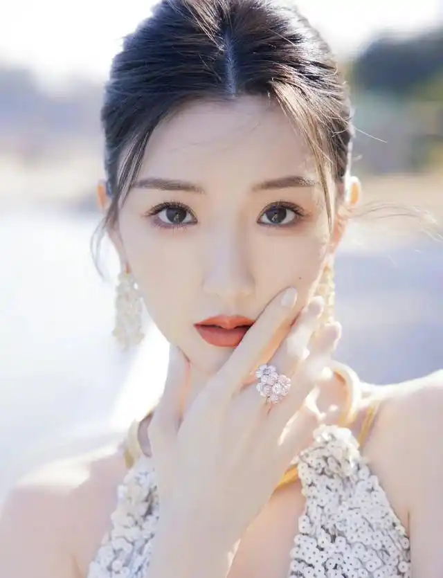 清秀美女毛晓彤是真的美进来夸一夸