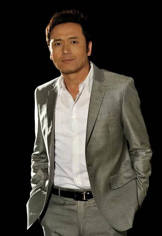 "最帅杨康"苗侨伟,德艺双馨,隐退归来后依旧风采不减_射雕英雄传_电视