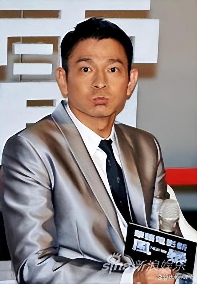 刘德华,香港歌手,演员,制作人,被誉为"华仔","歌神","影帝",是华语