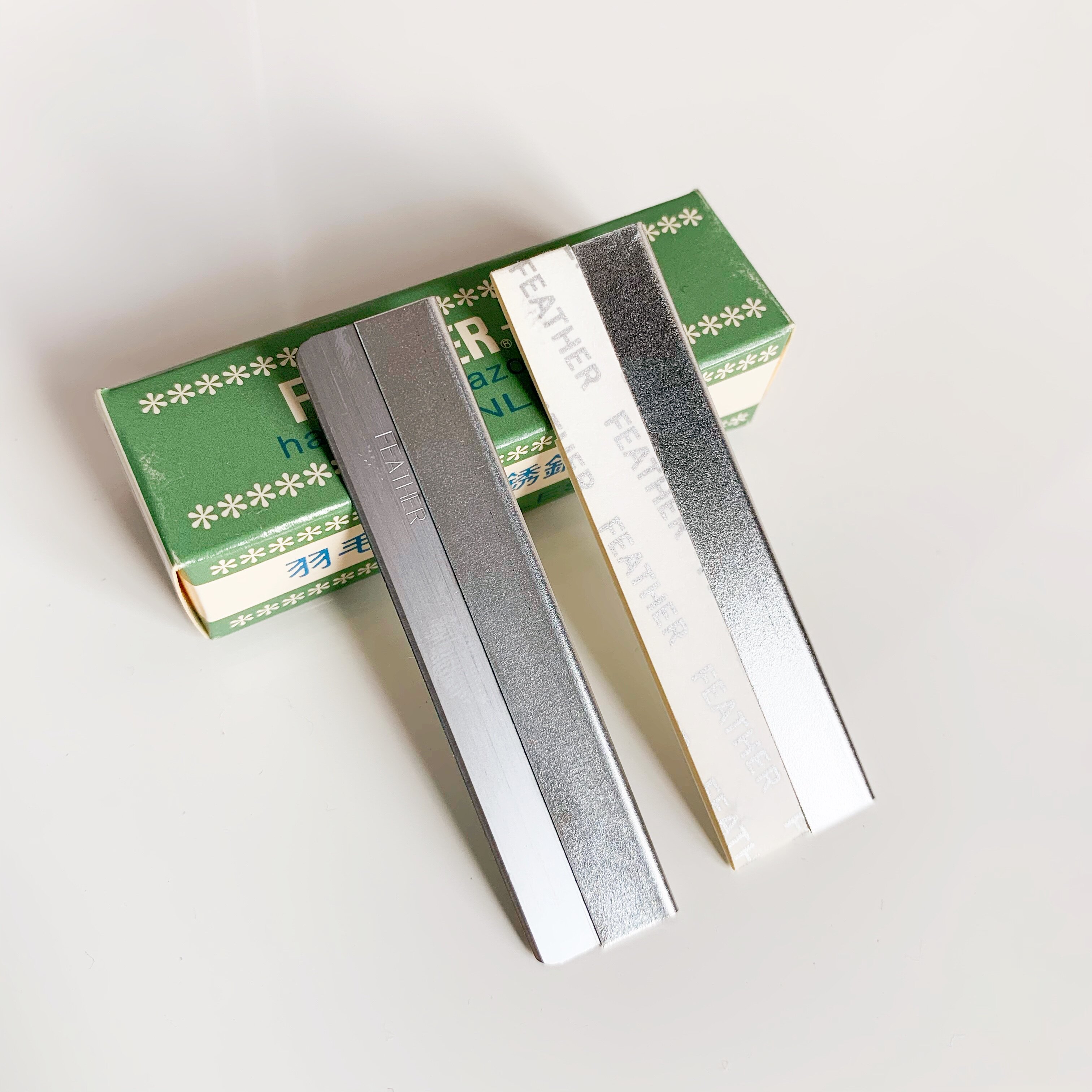 刀片日本feathercut羽毛毛牌不锈钢剃刀12片真正化妆