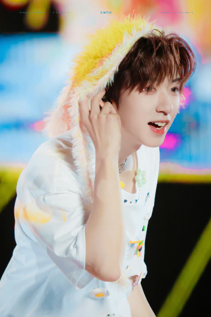 心动采集贺峻霖|卡点王者贺峻霖|元气爱豆贺峻霖@时代少年团-贺峻霖