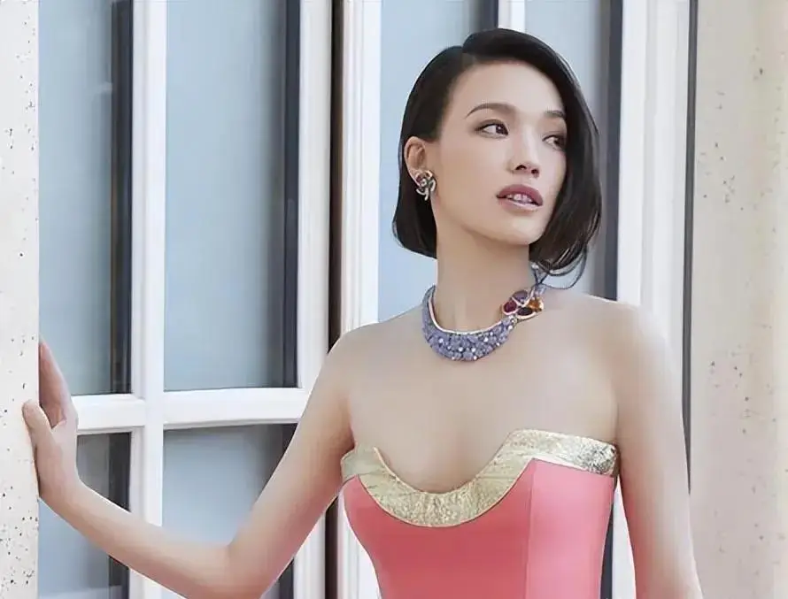 47岁的"不老女神"舒淇,已经走上了另一条道路_冯德伦_莫文蔚_黎明