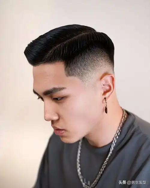 男生"两边铲短"发型适合所有人,这12款值得尝试,清爽又帅气