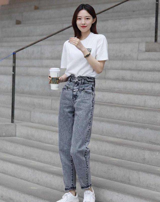 t恤不管搭裤子,裙子,记住这"四不要",容易土气显廉价