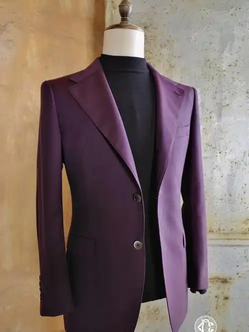 紫色西装