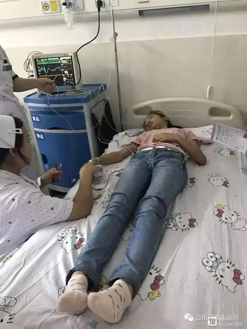 老师关爱如父母绥宁县育英学校一女生病危送医院抢救脱险