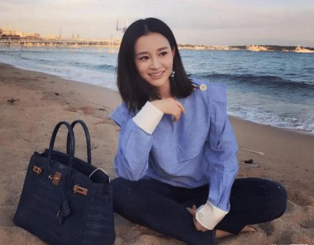 吴秀波前女友陈昱霖近况曝光,出来后晒自拍照,生活凄惨让人唏嘘