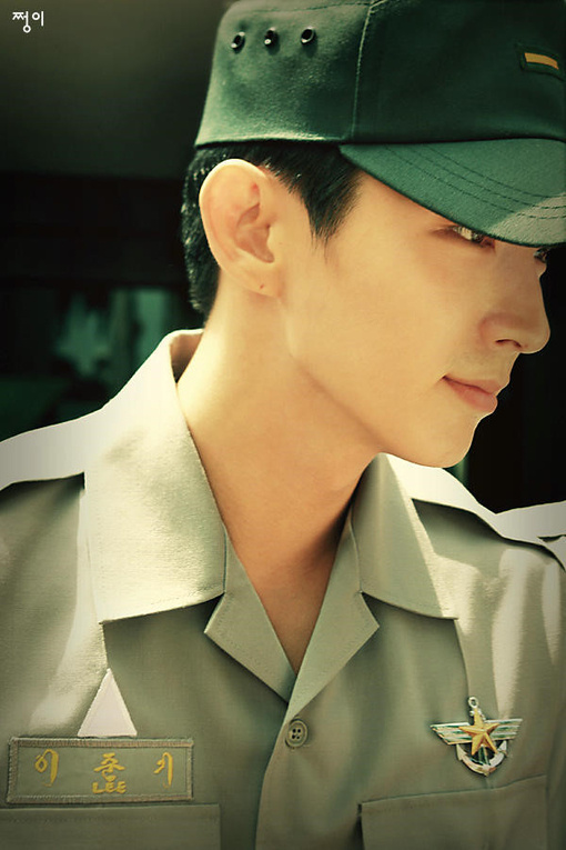 这是谁,服兵役.李