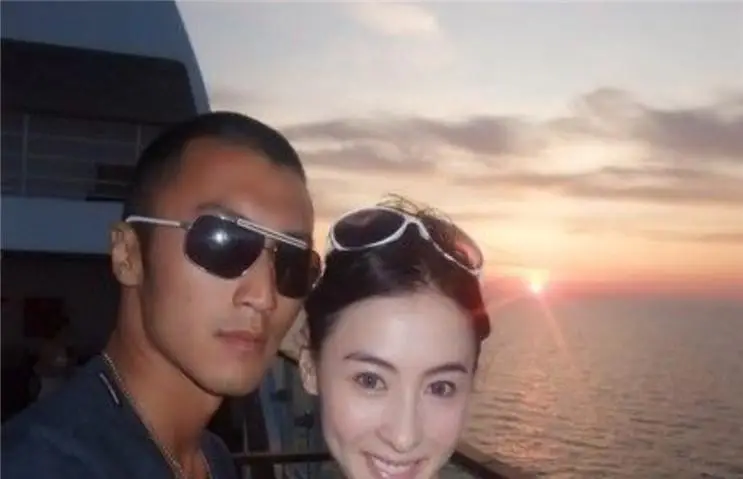 与谢霆锋兜兜转转26年,还是选择在一起,这样的爱情让