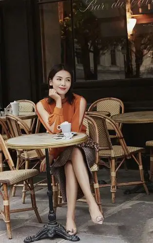 刘涛,中国内地女演员.因出演电视剧《外来媳妇本地郎》进入娱乐圈