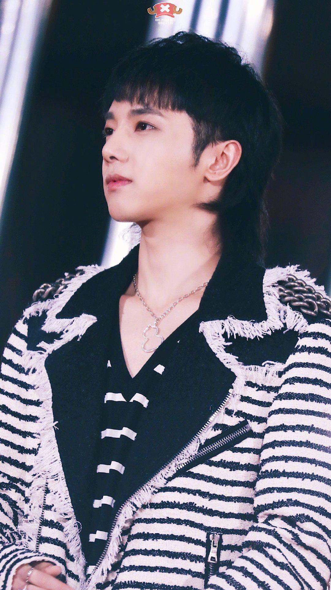 华晨宇绝美锁骨,魅力十足,优秀的锁骨,精致的五官