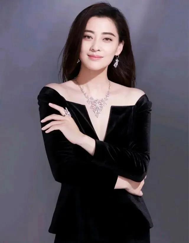 梅婷,22年后再次成为观众的心理阴影!从舞蹈少女到演技教科书