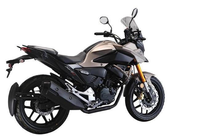 亲民代步摩托车单缸水冷200cc颜值彰显档次13万贵吗