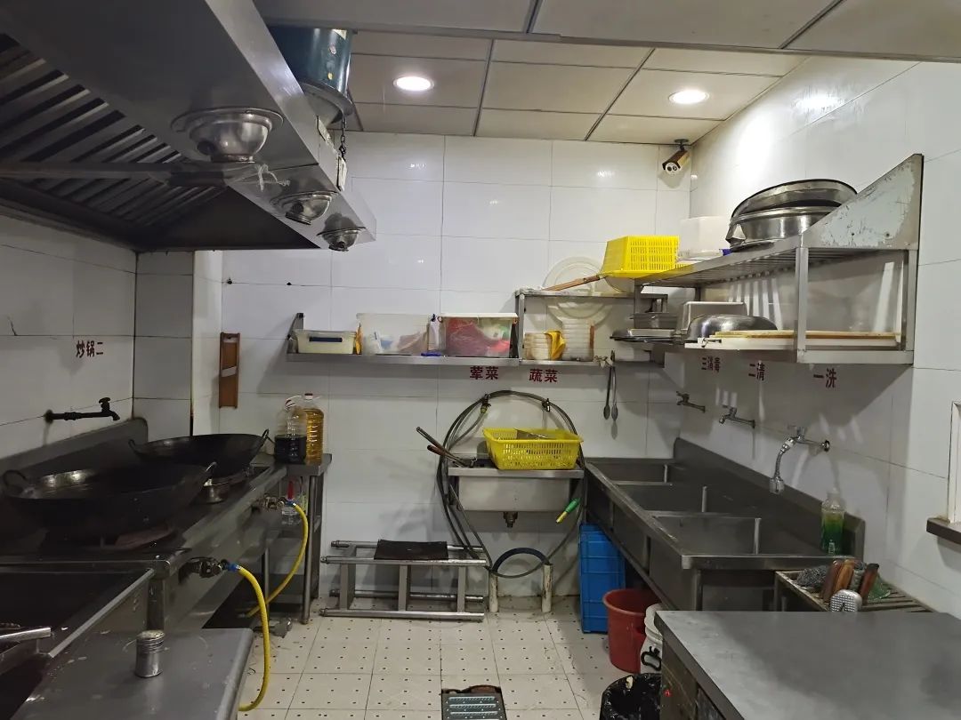 快餐店后厨大曝光!