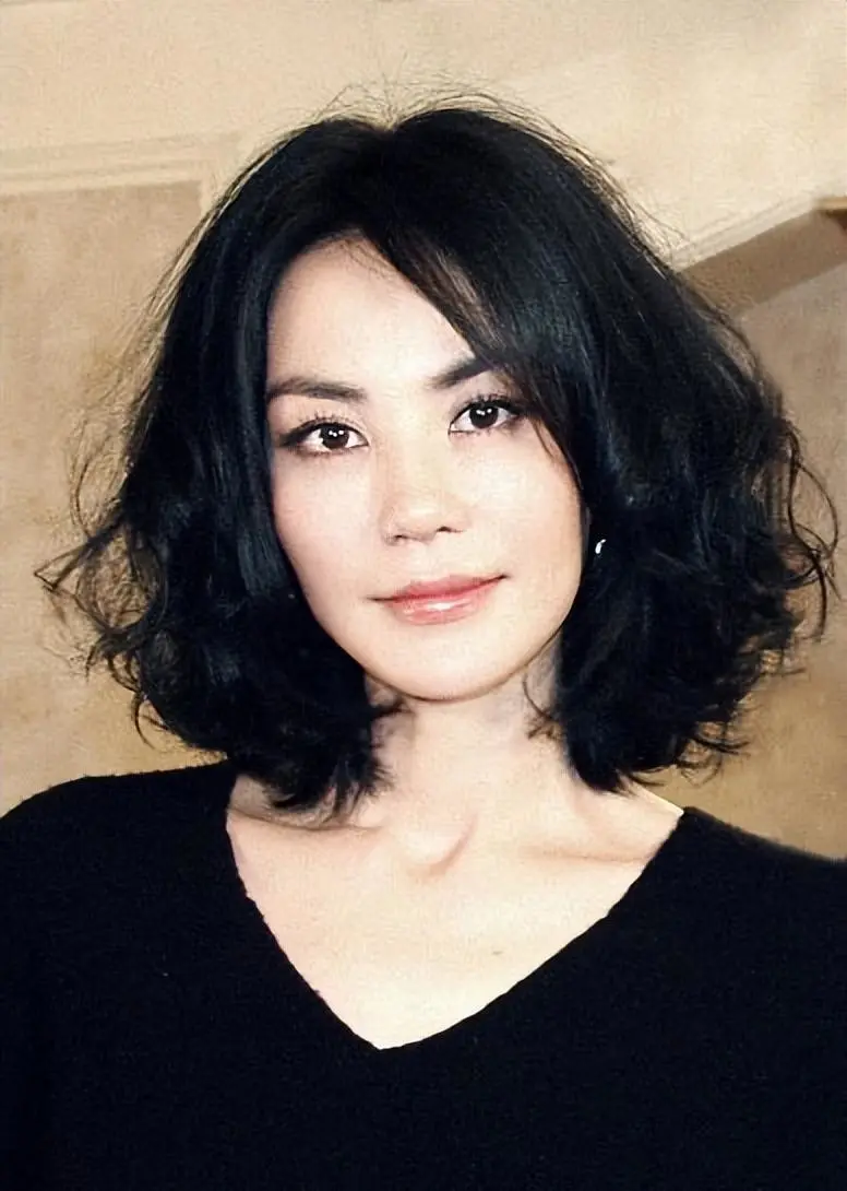 天后王菲离异两次不敢再婚,哥哥57岁仍单身,都是原生家庭惹的祸