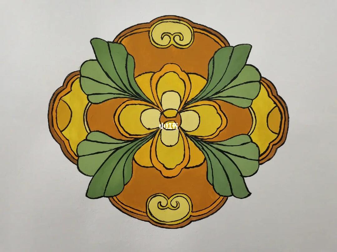 老师布置的作业,对称纹样,暖色调,纯度 中长调,不少于7种颜色(不含无