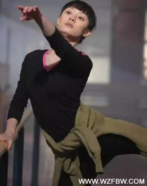 她是刘德华御用女舞伴,16岁跟随华仔,别人花再多钱也请不到_赖文慧