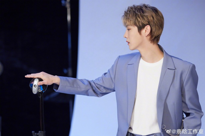 鹿晗超话咔嚓~鹿boss的福利时间到!