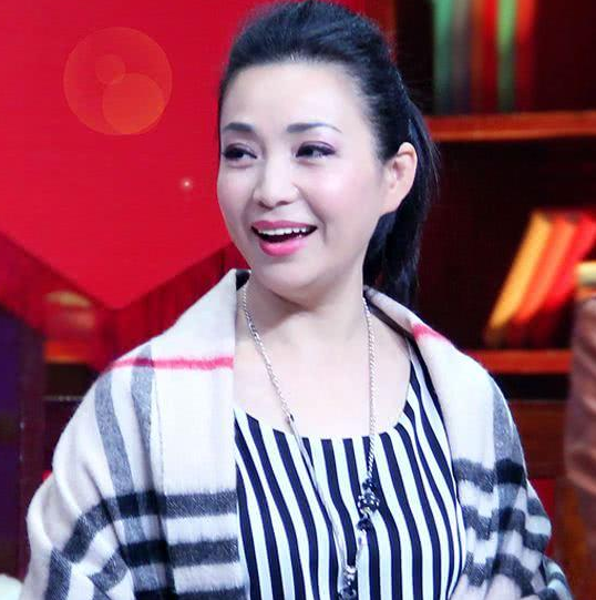 "皇后专业户"戴春荣:与老师恩爱34年零绯闻,女儿女婿都是演员