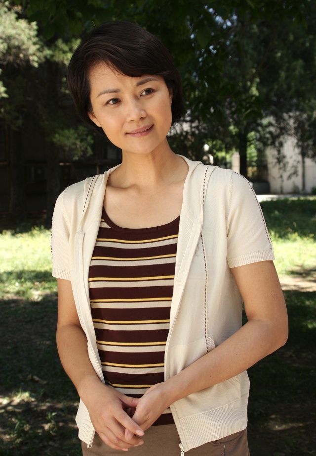 当红女星奚望:爱继父也爱生父,离婚最对不起年幼的女儿_茹萍_刘之冰