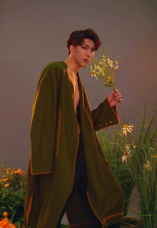 "韩美娟"参加创造营,公式照惊艳众人:帅哥,你谁?_韩佩泉_视频_的发展