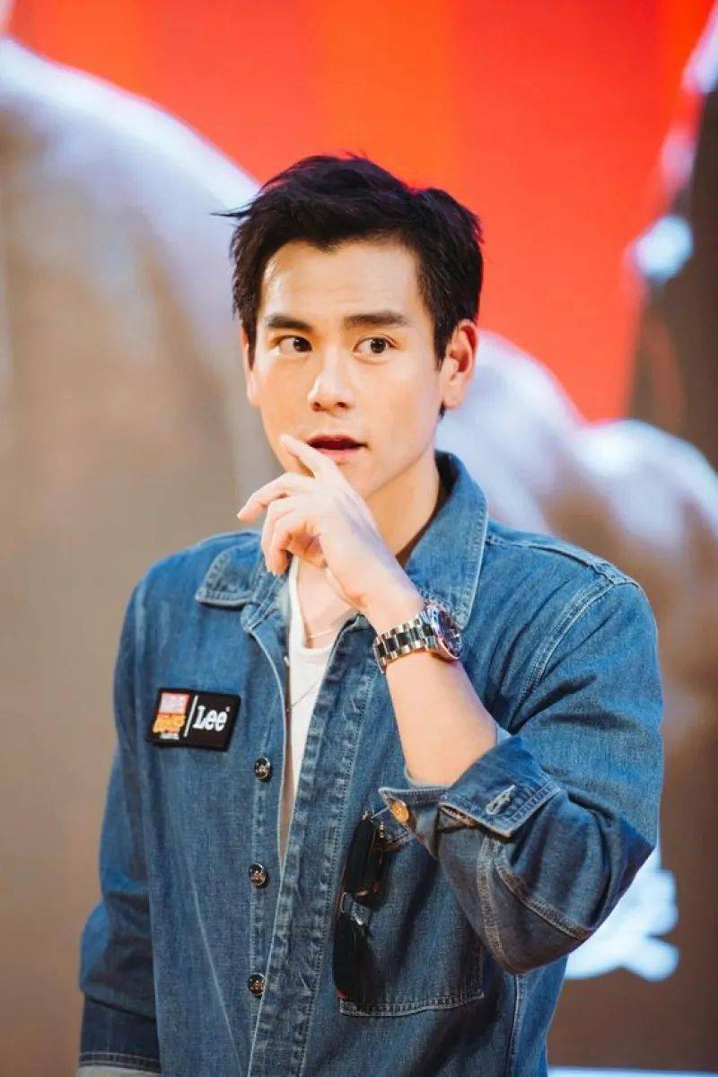 盘点彭于晏 5 款超帅男生发型推荐,寸头,飞机头,油头你最爱哪个他?