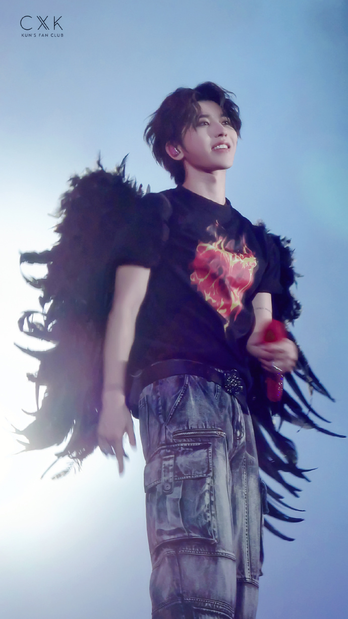 蔡徐坤2023迷巡回演唱会