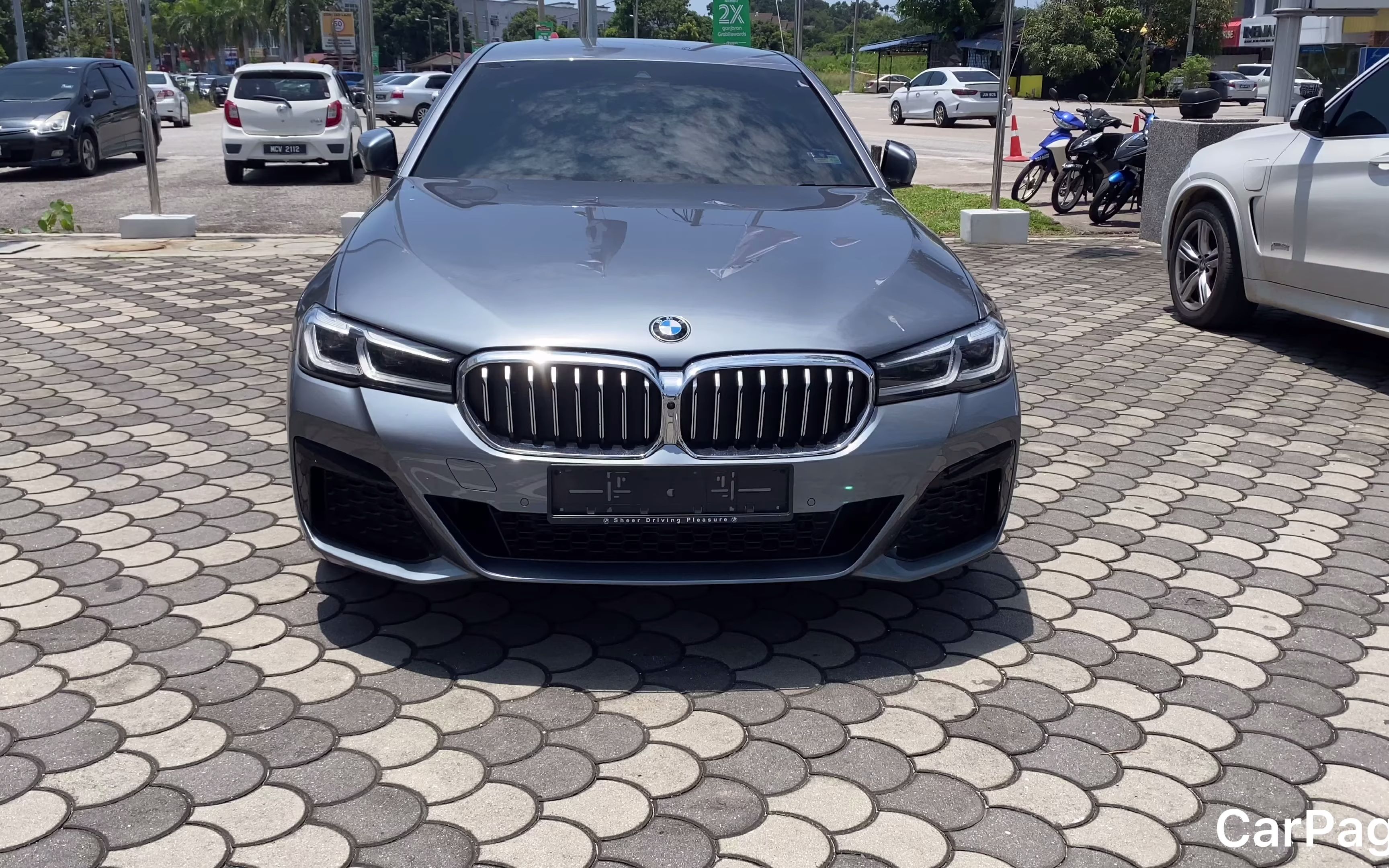 新款宝马5系530i525i石青色标轴展示