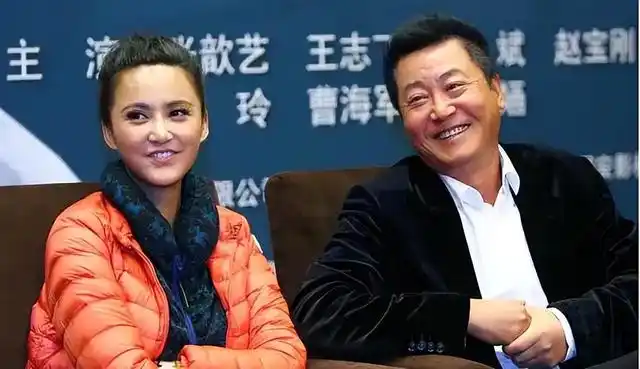 回顾丁芯和丈夫赵宝刚丁克愁坏婆婆40岁意外得子全家乐开怀