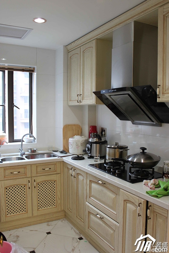 欧式风格三居室奢华暖色调10-15万130平米厨房橱柜效果图