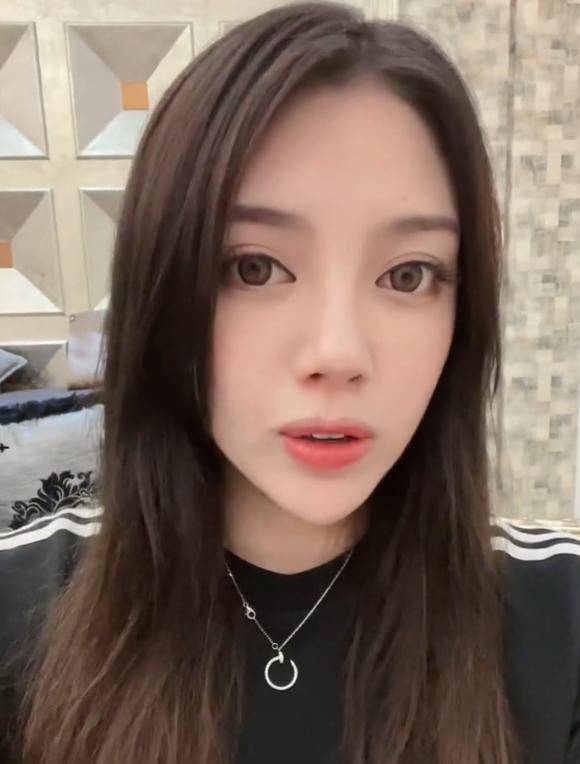 兜儿小时候还当过运动员,国家级的那种,据说她曾