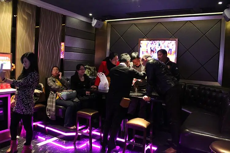 来ktv,唱出你的失恋阵痛,点歌系统带你嗨翻全场!_情感_歌曲_音乐