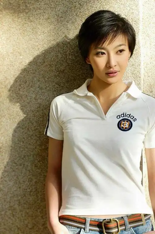 关于电视剧中小雪的扮演者是谁我想说内地女星周知