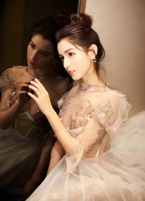 一舞成名被陈赫签约,却因"蜡烛门"身败名裂_妮克_时候_大佬