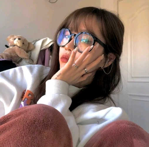 抖音女生个性头像独一无二 终有一天你会学会泪往心里流