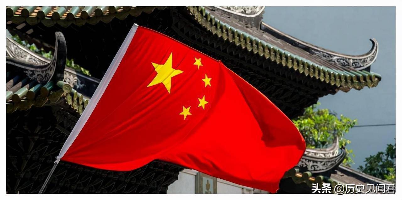 国旗征集时,五星红旗仅获得15票支持,而另一作品则高达185票_旗帜