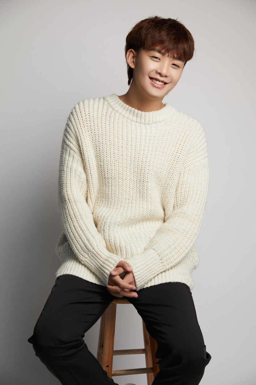 2021年3月11日,发布个人单曲《大风吹》正式出道.