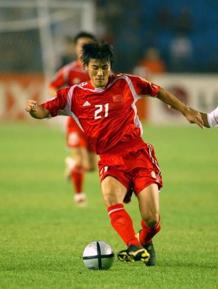 能够很快的打穿对手防线,米卢在国家队组建初期对姚夏还是非常看好