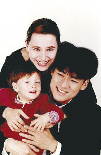 周华健因痴迷音乐差点离婚妻子抑郁脱发图