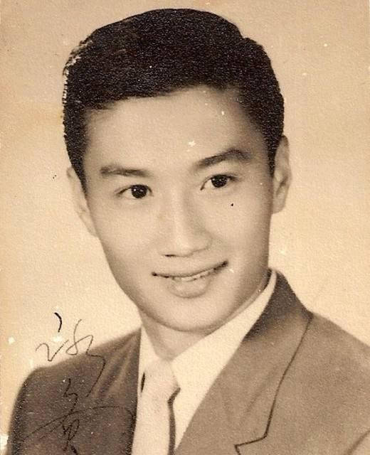 谢贤年轻时容貌有多帅?看到照片后,网友:谢霆锋都没他帅