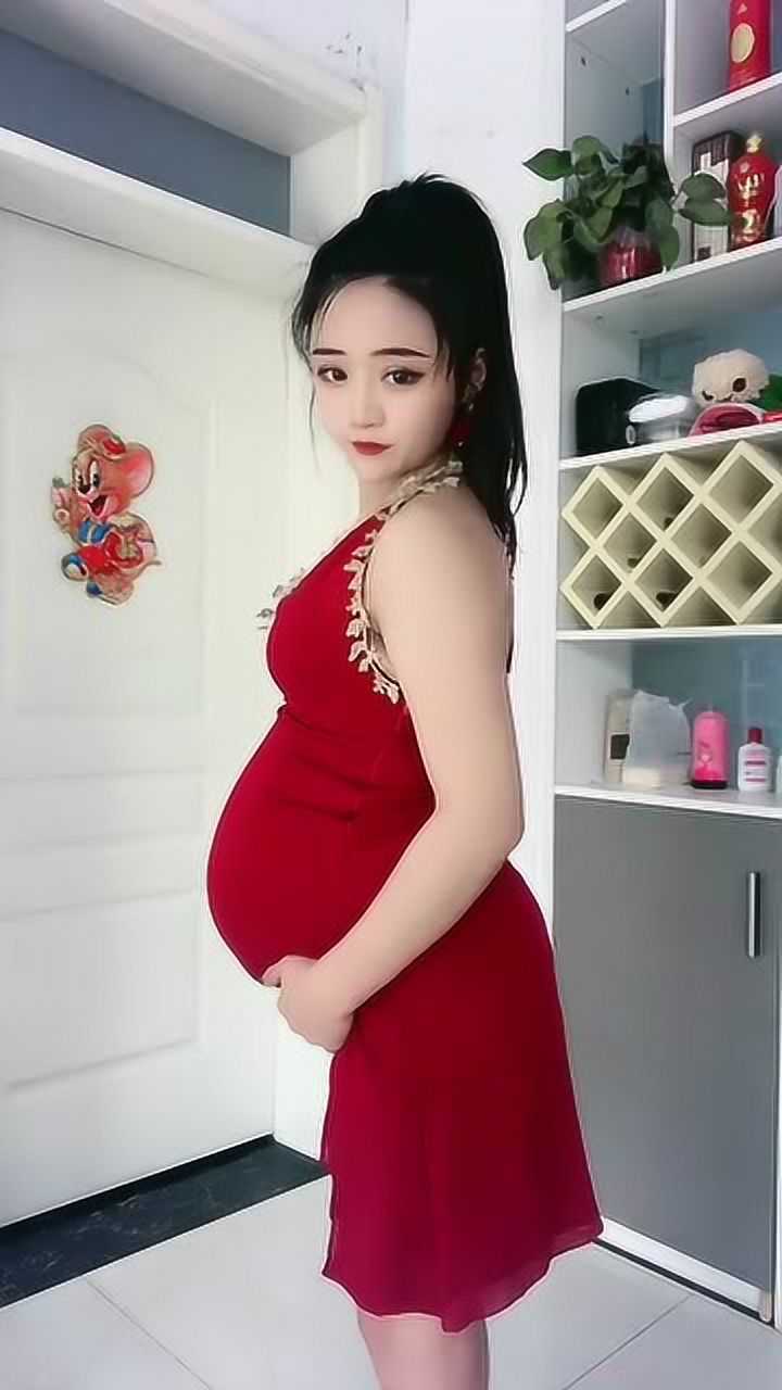 怀孕36周的小孕妇肚子又大又圆身材却保持得那么好