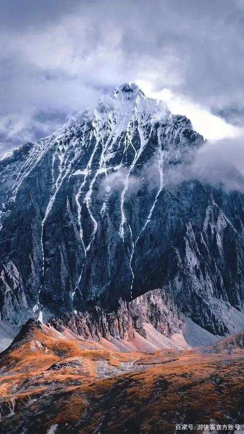 人间真绝色!高山,海子,花海……这里吸引着无数驴友前往!