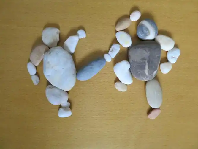 其它 好玩的石头 写美篇七是把石子摆成图案,也是一件极好玩的事情.