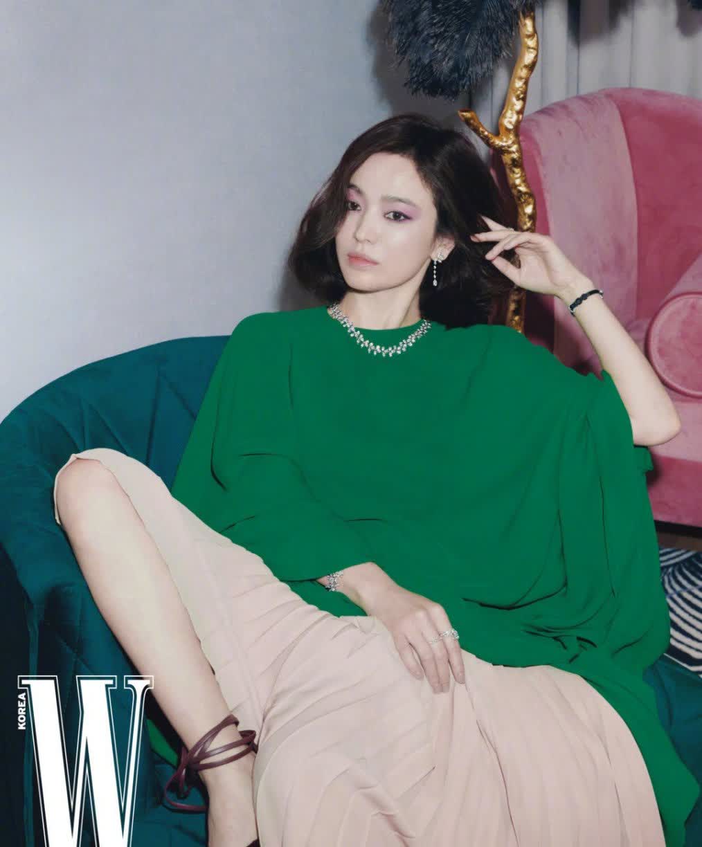 宋惠乔#宋慧乔×w korea |  2021年度杂志大片发布,乔姐一改温柔浦适