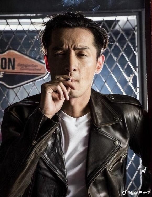 最帅10位明星抽烟姿势,吴彦祖帅气,张国荣销魂,周润发成就经典